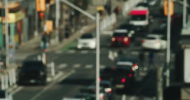 Toronto şehir merkezinde trafik yoğunluğunun azaltılması. 4K 'da bir sinema kamerasında çekildi..