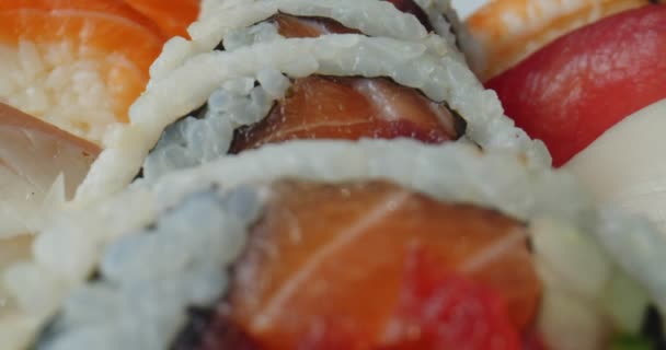Makro Sonda Snímek Čerstvé Japonské Sushi Snímek Kameře — Stock video