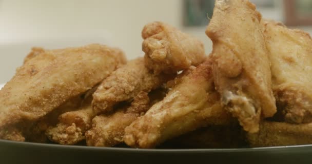 Κοτόπουλο Φτερούγες Τηγανητό Φαγητό Κοντινό Πλάνο Τραγανό Νόστιμο Μεσημεριανό Κρέας — Αρχείο Βίντεο