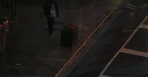 Zjišťuji Záběr Pěší Dopravy Během Bouře Snímek Kameře — Stock video