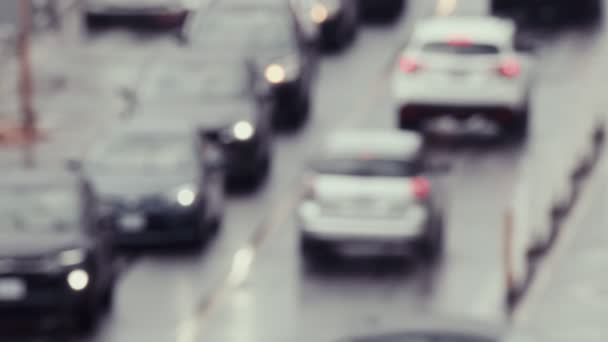 Aufnahme Von Defokussiertem Stadtverkehr Während Eines Regensturms Gedreht Mit Einer — Stockvideo