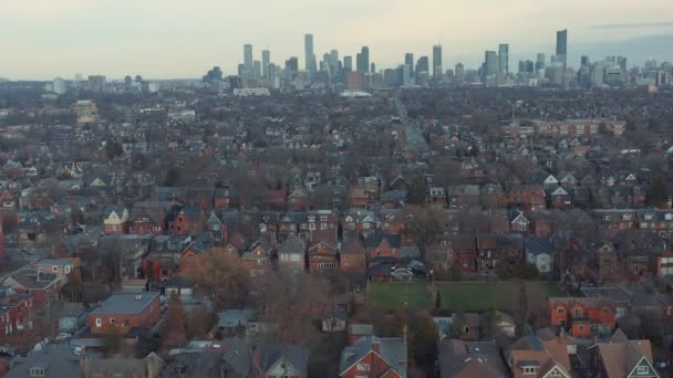 Légi Felvétel Toronto Külvárosáról Őszi Színek Csúcspontján Filmfelvétel — Stock videók