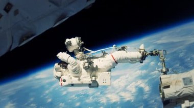 Uzayın derinliklerinde çalışan bir astronot. Vizörde gerçekçi yansımalar. 4k animasyon.