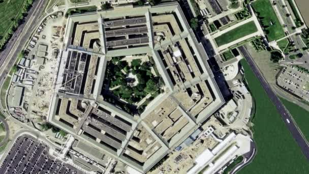 Prise Vue Aérienne Bâtiment Pentagone Avec Une Petite Quantité Trafic — Video