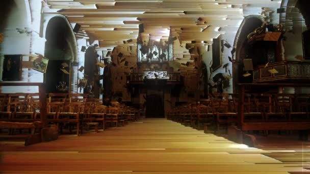 聖書は幽霊教会に浮かんでいます 非聖なる何かの存在を表すために様式化されたCctv歪みを搭載した3Dアニメーション 4K放送品質の色深度 — ストック動画