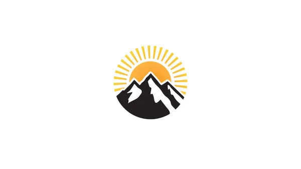 Creativo Montagne Picco Collina Alto Sole Cerchio Logo Vettore Simbolo — Vettoriale Stock