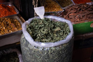 Mulukhiyah, Molokhia, molohiya ya da ewedu olarak da bilinir.