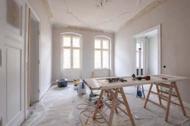 Ev tadilatı, yenileme sırasında daire.