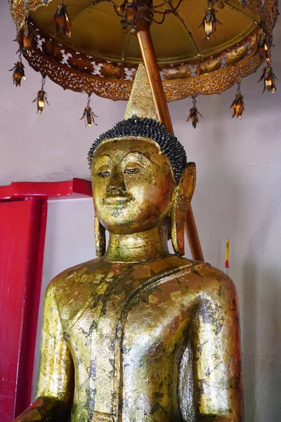 Złoty Posąg Buddy Wat Chalong Phuket Tajlandia — Zdjęcie stockowe