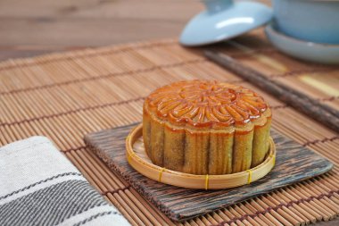 Sonbahar ortası festivali için ay çöreği, geleneksel Çin yemeği ve tatlısının Retro vintage tarzı. (Ay pastasına Çince 