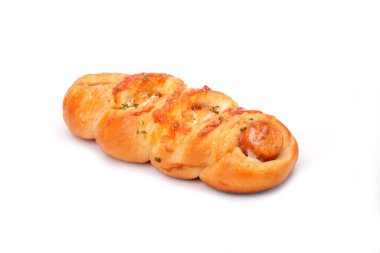 Beyaz arka planda izole edilmiş sosisli çörek. Fırın ürünleri fotoğrafçılığı