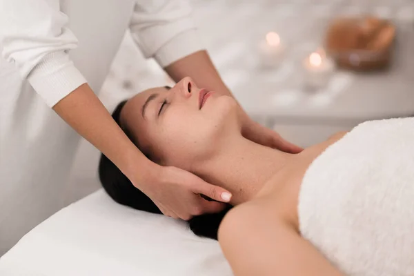 High Angle Crop Unrecognizable Masseuse Massaging Head Neck Young Female — Foto Stock