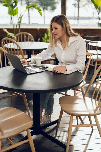 Side View Young Female Freelancer White Shirt Sitting Table Cafe — Stock Photo, Image