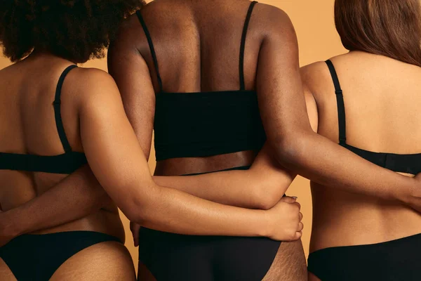 Back View Crop Unrecognizable Multiracial Size Female Models Stretch Marks — Stock Photo, Image
