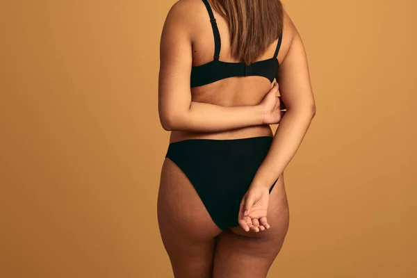 Achteraanzicht Van Billen Van Onherkenbaar Size Vrouwelijk Model Zwart Lingerie — Stockfoto