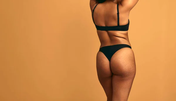 Vista Trasera Nalgas Mujer Anónima Ropa Interior Negra Pie Con — Foto de Stock