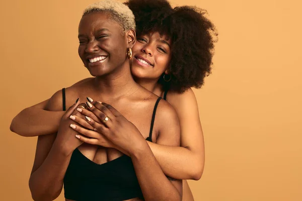 Happy African American Woman Black Lingerie Hugging Each Other While — Stok Foto