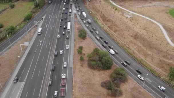 Beautiful Aerial Tiltup Shot Busy Traffic Two Road Merging Together — Stock Video