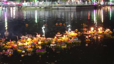 Krathong Loy Krathong Günü Tayland 'ın en popüler festivallerinden biridir. Her yıl 12. Ay Dolunay Günü kutlanır..