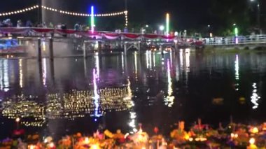 Krathong Loy Krathong Günü Tayland 'ın en popüler festivallerinden biridir. Her yıl 12. Ay Dolunay Günü kutlanır..