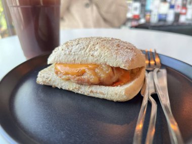 Cheer Busta Izgara Domuz Sandviçi, Ev Yapımı Domuz Sandviçi Jambonlu ve Hardallı Sandviç.