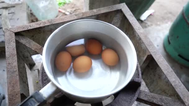 Kokt Kyckling Ägg Ekologiskt Färska Potten Thailändsk Mat — Stockvideo