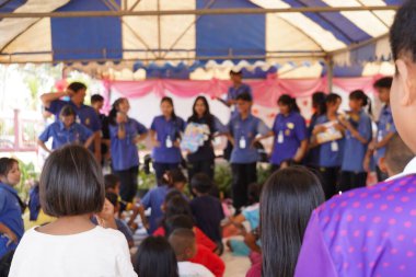 24 Şubat 2024 'te Taylandlılar çocuk gününde Tthailand' ı gömerler..