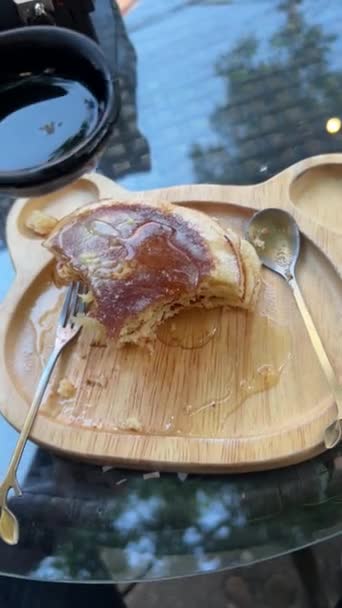 Pfannkuchen Supreme Honig Süßes Dessertgericht Der Cafeteria — Stockvideo