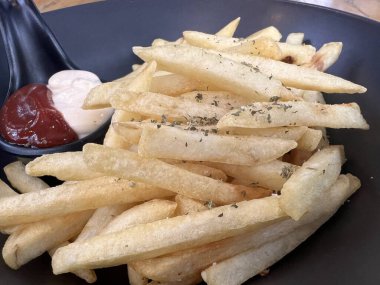 Patates kızartması fast food yapar..