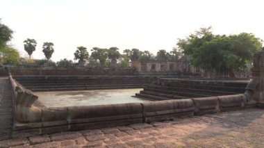 Prasat Phanomrung Tarihi Parkı yakınlarındaki Prasat Phanomrung Şatosu, Tayland 'daki Prasat Muang Tam antik Khmer tapınağında..