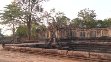 Prasat Phanomrung Tarihi Parkı yakınlarındaki Prasat Phanomrung Şatosu, Tayland 'daki Prasat Muang Tam antik Khmer tapınağında..