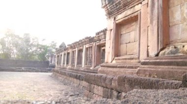 Prasat Phanomrung Tarihi Parkı yakınlarındaki Prasat Phanomrung Şatosu, Tayland 'daki Prasat Muang Tam antik Khmer tapınağında..