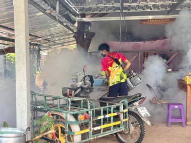 Denque humma koruması, SRRT ekibi sivrisinekleri temizler bıyıkları temizler, 11 Şubat 2024, Buriram Tayland.