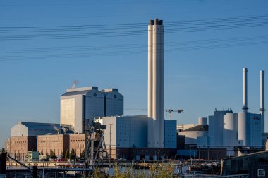 Hamburg, Almanya - 10 09 2022: Hamburg 'daki Tiefstack termik santralinin görüntüsü