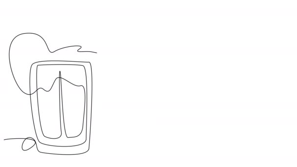 Minimalistische Biergläser Auf Weißem Hintergrund Alkohol Einer Zeile Das Konzept — Stockvideo
