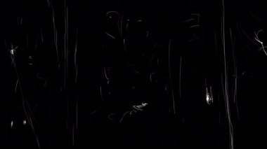 Siyah ekranda beyaz ince çizikler. Eski filmlerde kavram hasarı. Geçmişe dönük anılar hikayeler için stok etkisi yaratır. Alfa kanallı 4K.
