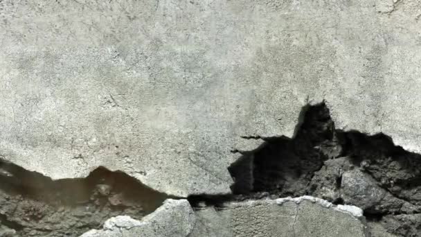 Τσιμεντένιος Τοίχος Μια Μεγάλη Τρύπα Looped Φιλμ Αρχείου Της Κατεστραμμένης — Αρχείο Βίντεο