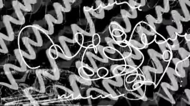 Siyah bir ekranda beyaz dalgalı çizgiler ve karalama çizimleri. 4K 'da alfa kanallı sanatsal gürültü animasyonu. Bir klipte üst üste koymak için dinamik fırça darbeleri.