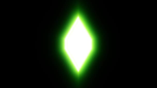 在黑色屏幕上旋转绿色水晶 游戏角色概念的头顶放置 4K游戏中的人类Npc动画 — 图库视频影像