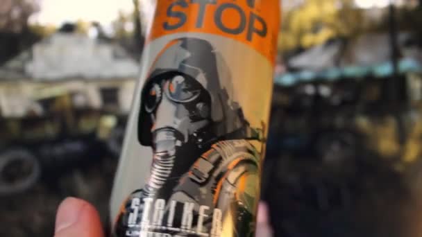 Stalker Holding Limited Edition Non Stop Energy Drink His Hands — Stock Video