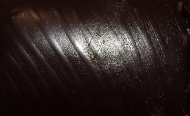 Doğrusal desenli çikolatalı pasta. Stok fotoğrafı ve iyi kalite tatlı..