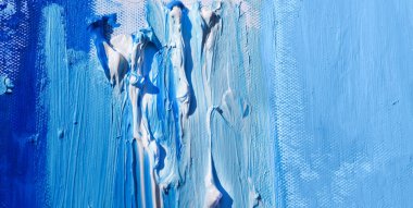 Mavi ve beyaz yağlı boya dokunuşları. Soyut deniz arka planı çizilmiş. Stok fotoğrafı.