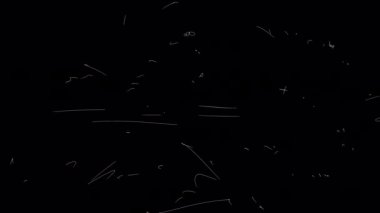 Siyah ekranda sıyrıklar ve beyaz çizikler olan eski bir kırık film. Nostalji ve üzüntünün alfa kanallı 4K videodaki etkisi.