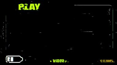 Parlak renkler ve gece vakti nostaljik bir titreşim içeren dijital aksaklıkların ve retro oyun estetiğinin büyüleyici etkileşimini tecrübe edin..