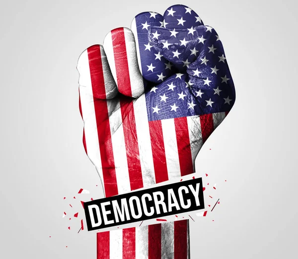 アメリカの国旗が拳で描かれた危険概念設計における民主主義 民主主義の概念的背景への危険 — ストック写真