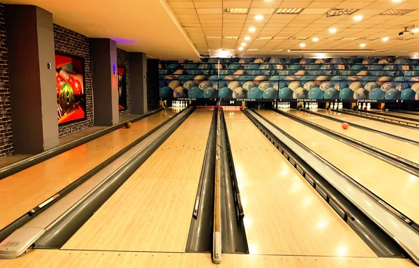 Bowling Plochu Pozadí Světly Mísa Válcování Podlaze — Stock fotografie