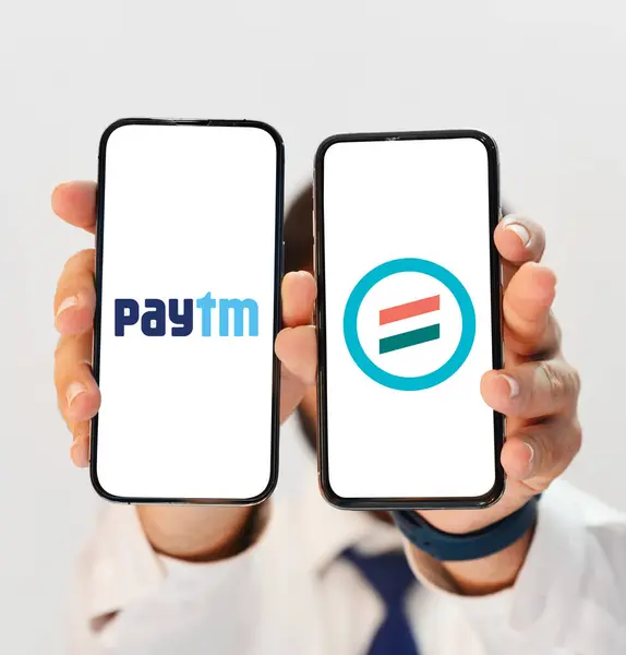 stock image Paytm vs Bharatpe famous payment modes comparison, fintech editorial background. Indian famous payment method services comparison