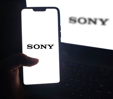 Mobil Ekranda Sony App ile Çabasız Eğlence, Filmlere Ani Erişim, Müzik, Oyunlar ve Daha fazlası İçin Elle Dokunma