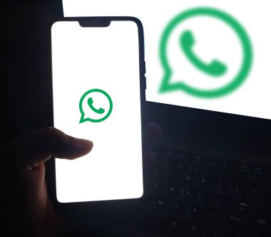 Whatsapp Mobil Ekranda Sohbet ve Kişilere Kusursuz Erişim İçin Elle Dokunma