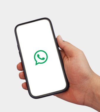 WhatsApp Uygulaması Mobil Ekranda Beyaz Arkaplan, Mesajlaşma Özelliklerini Gösterme ve Açık Görüş için Kullanıcı Arayüzü